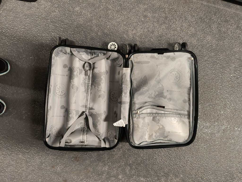 carry-on regular suitcase - photo 4