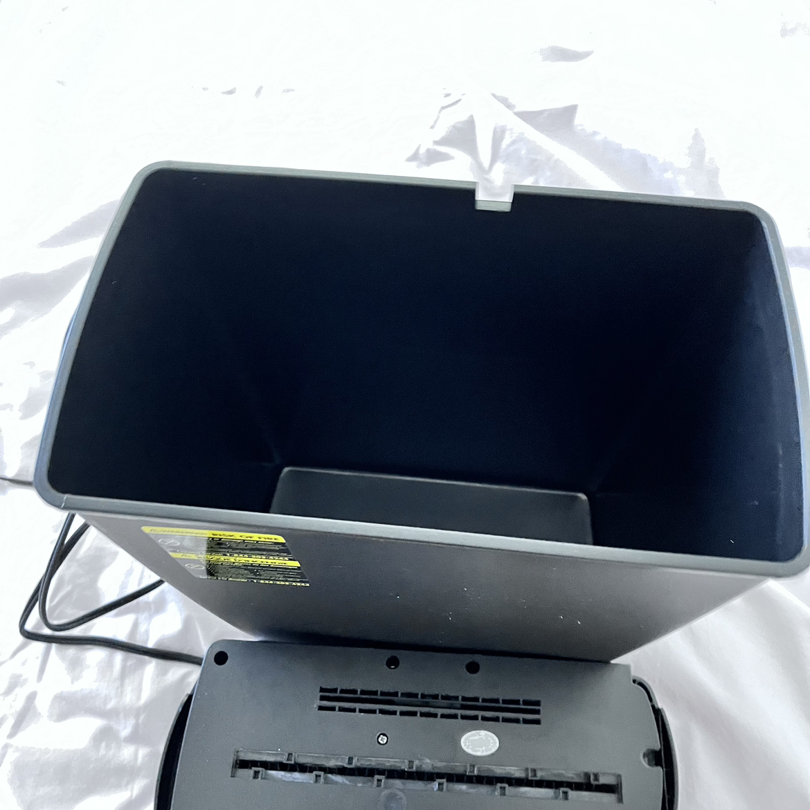 Amazon basics Paper Shredder - photo 4