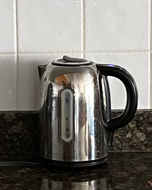 Broken Kettle #Freecycle thumbnail