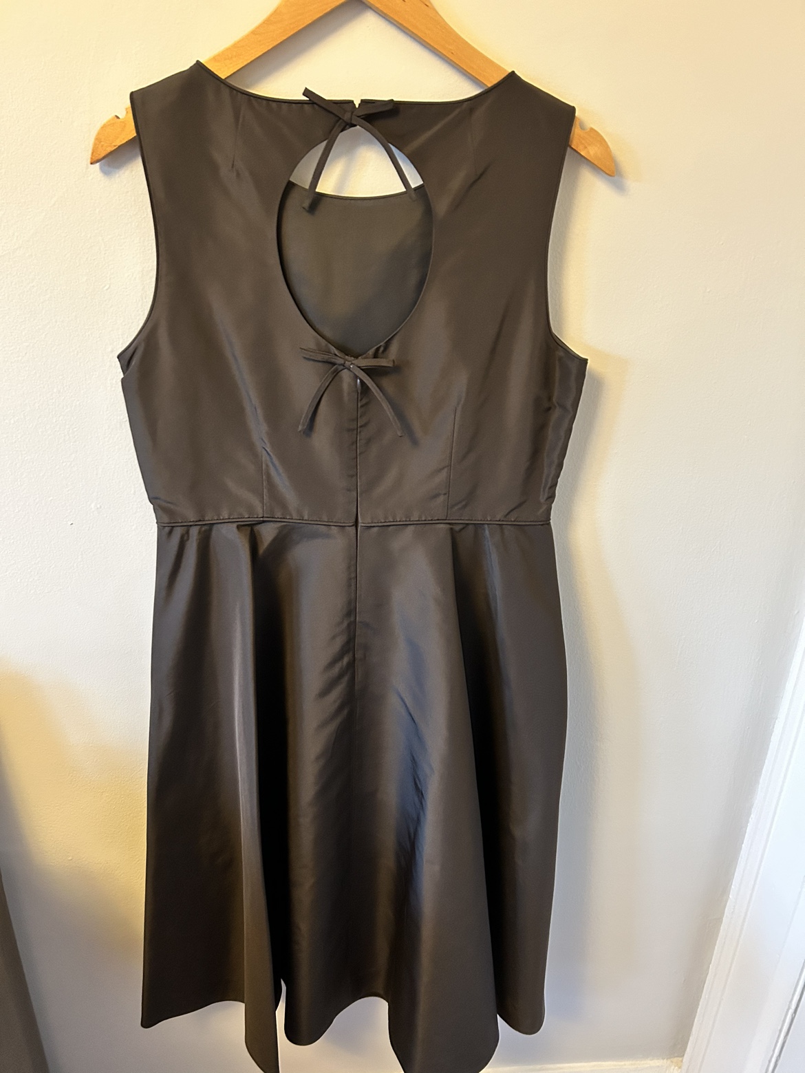 J Crew 100% silk keyhole-back dress image indicator(2)