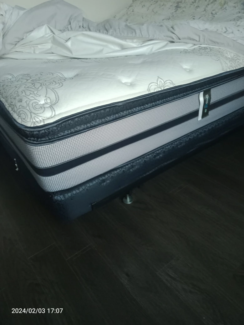 King size metal frame with headboard without mattress - photo 3