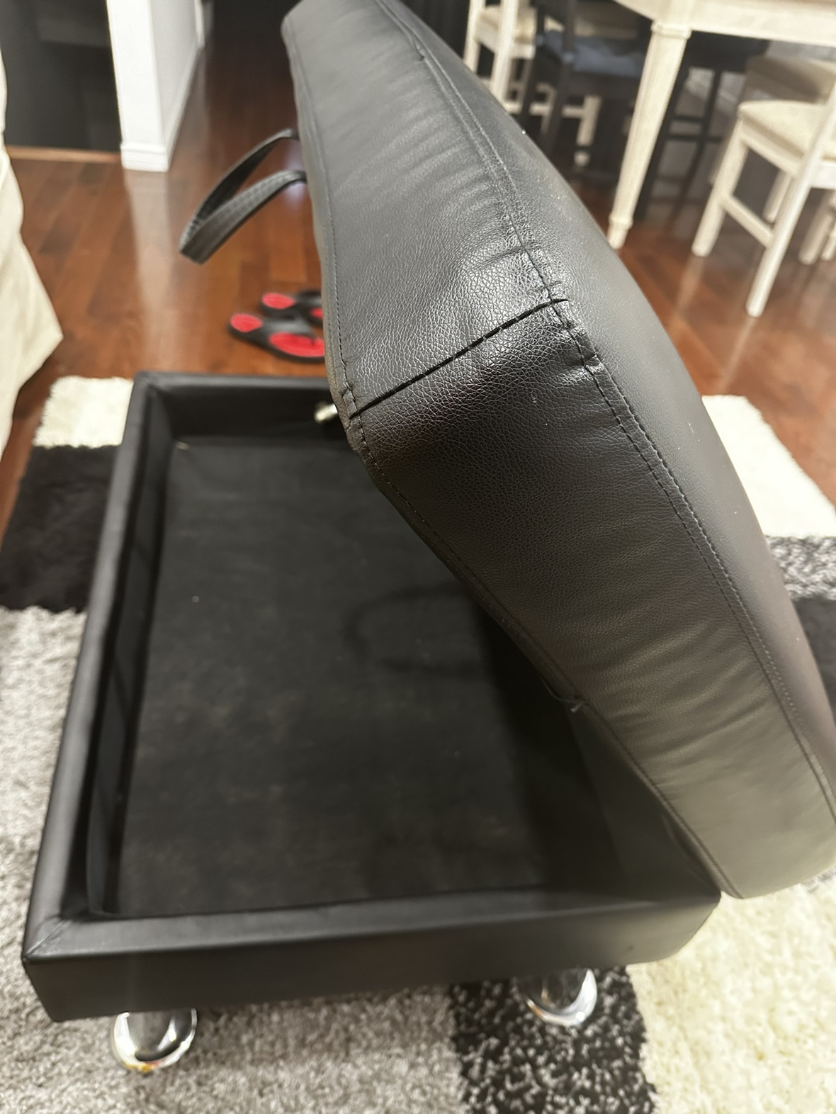 Faux leather ottoman - photo 3