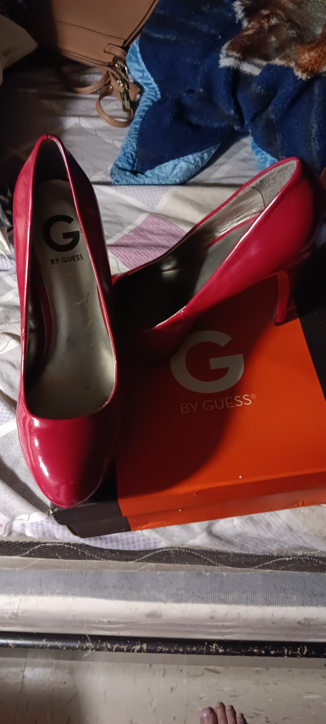 Red High women. shoes🏈 image indicator(3)