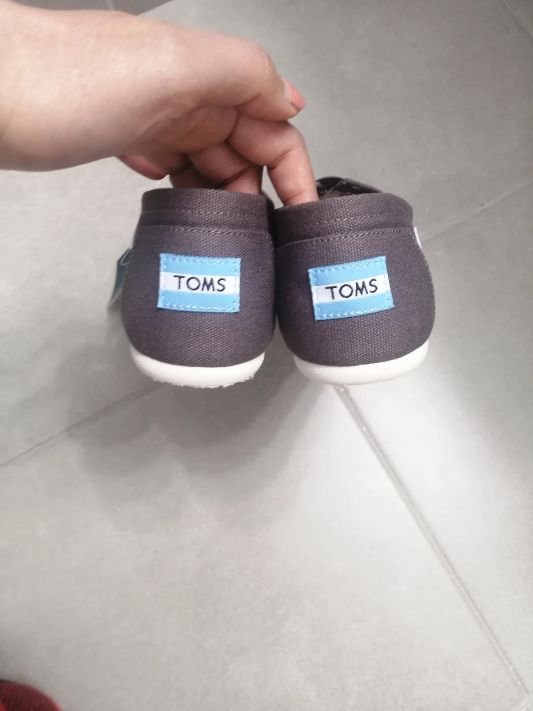 Tom's Women's Brown Canvas image indicator(3)