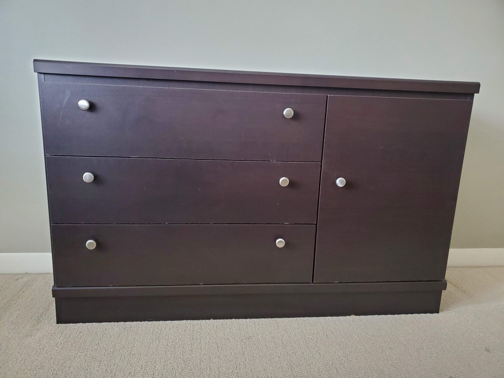 Dresser for Free