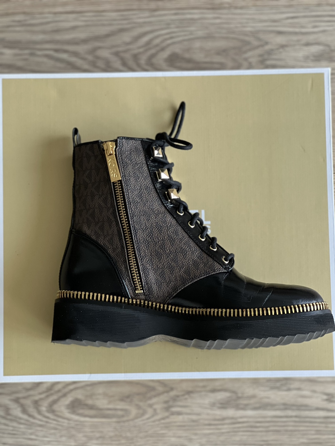 Michael Kors boots image indicator(5)