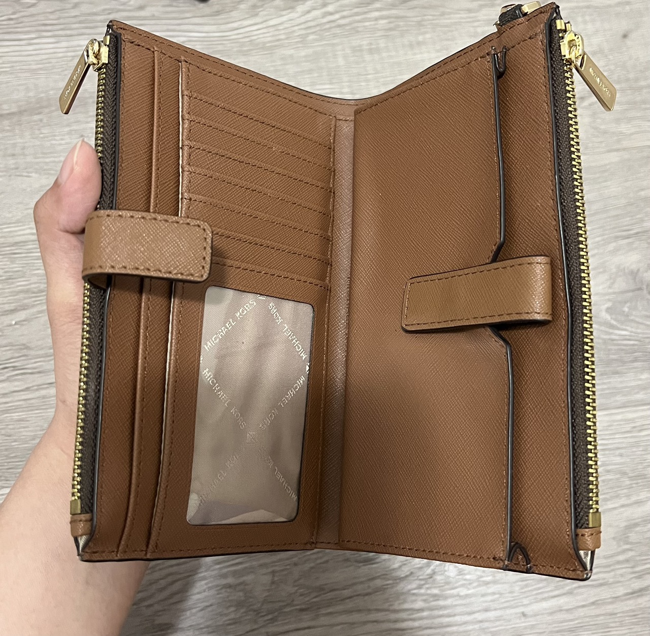 MOVING SALE!!! MK Wristlet and Bag (Different Price) Part 2 - photo 2