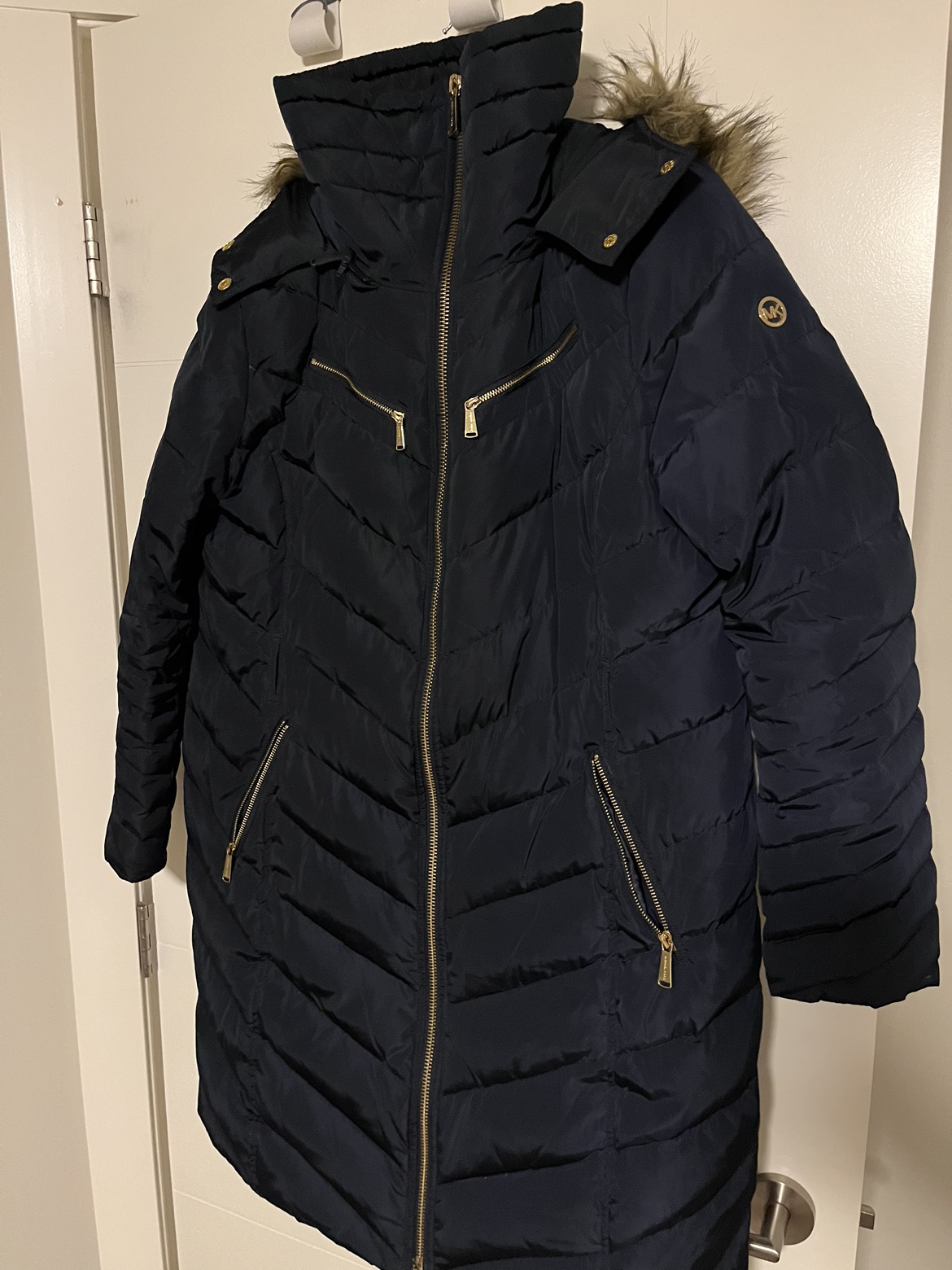 Women’s MK puffer parka jacket for sale - photo 3