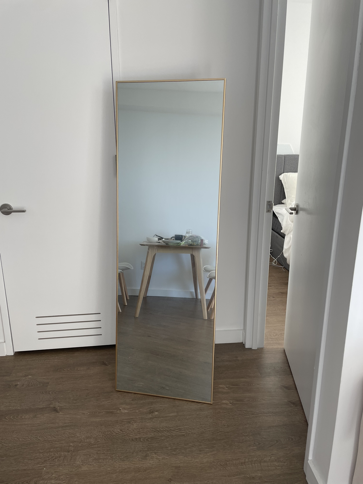 Gold frame mirror - photo 3