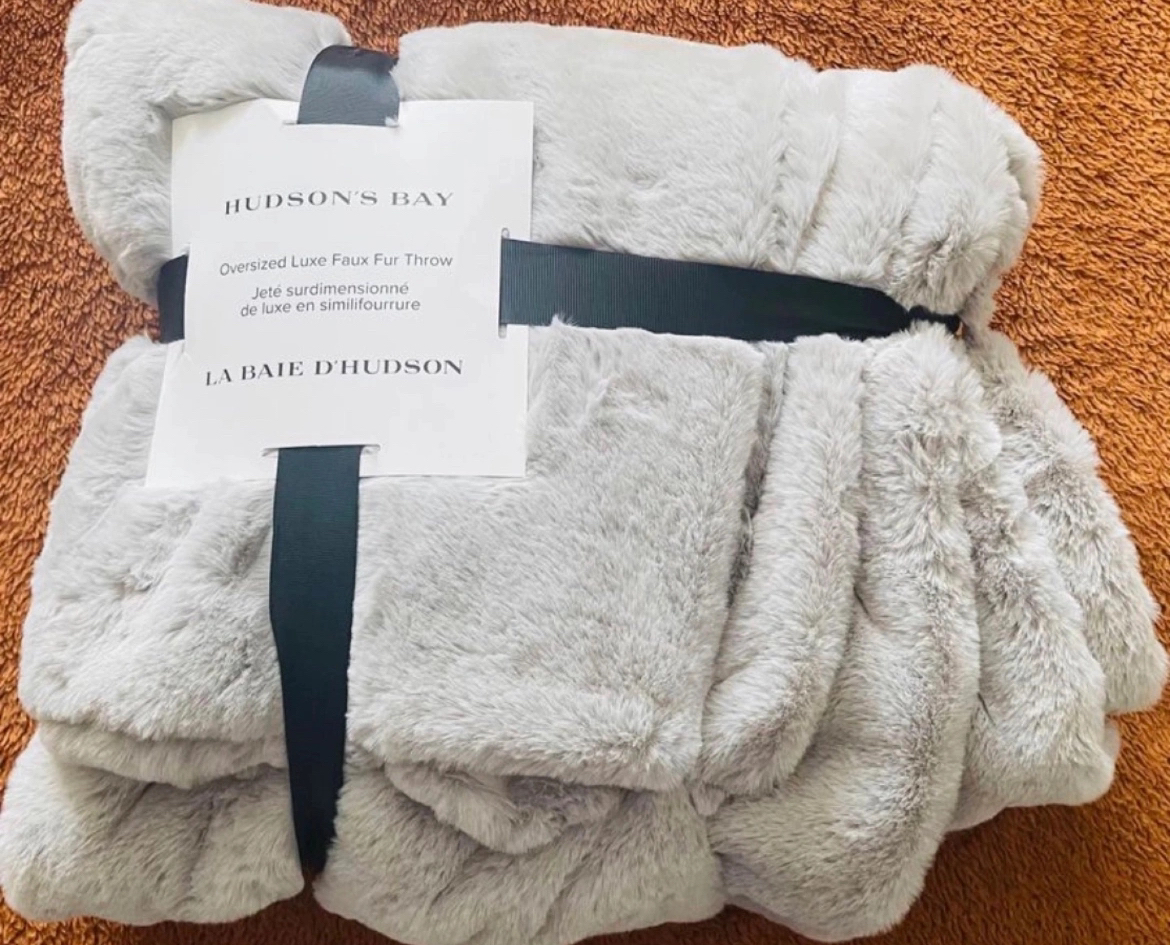 Over-Sized Fur Throw *Brand New* thumbnail