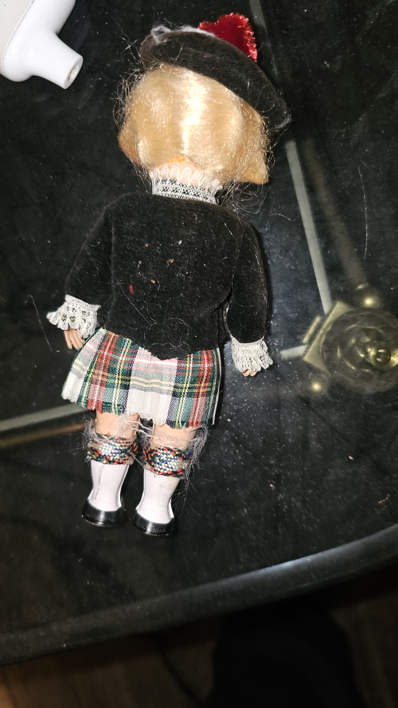 vintage doll image indicator(3)