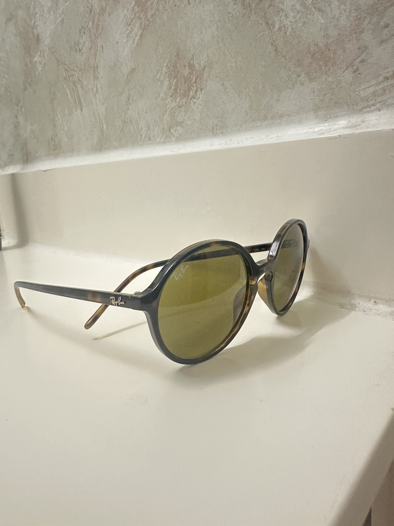 Free RayBan Sunglasses Polarized Cat 3 - some lens scratches image indicator(5)