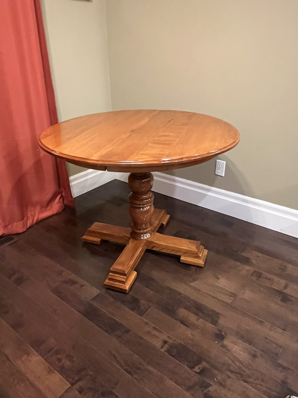 Round Kitchen Table