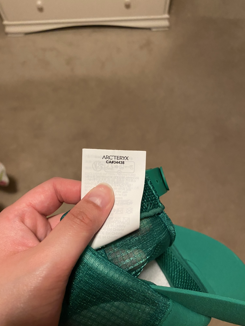 NWOT Emerald Green Arc’teryx Trucker Hat - photo 3