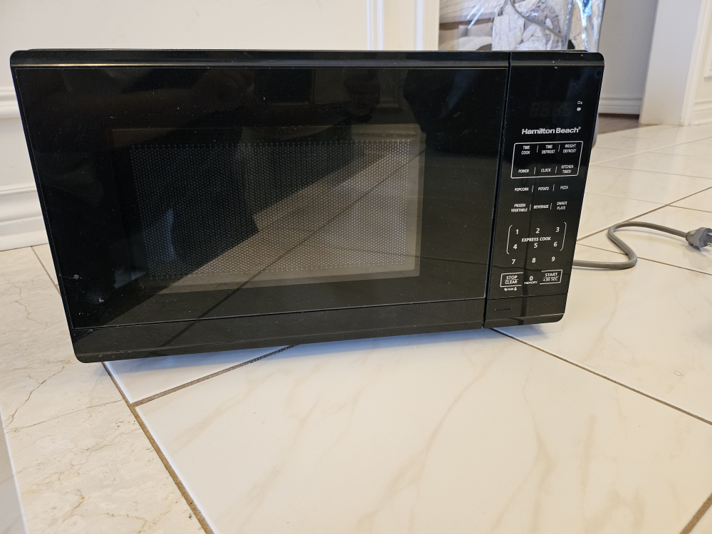 Hamilton Beach 0.7 cu ft 700W Compact Size Microwave, Black