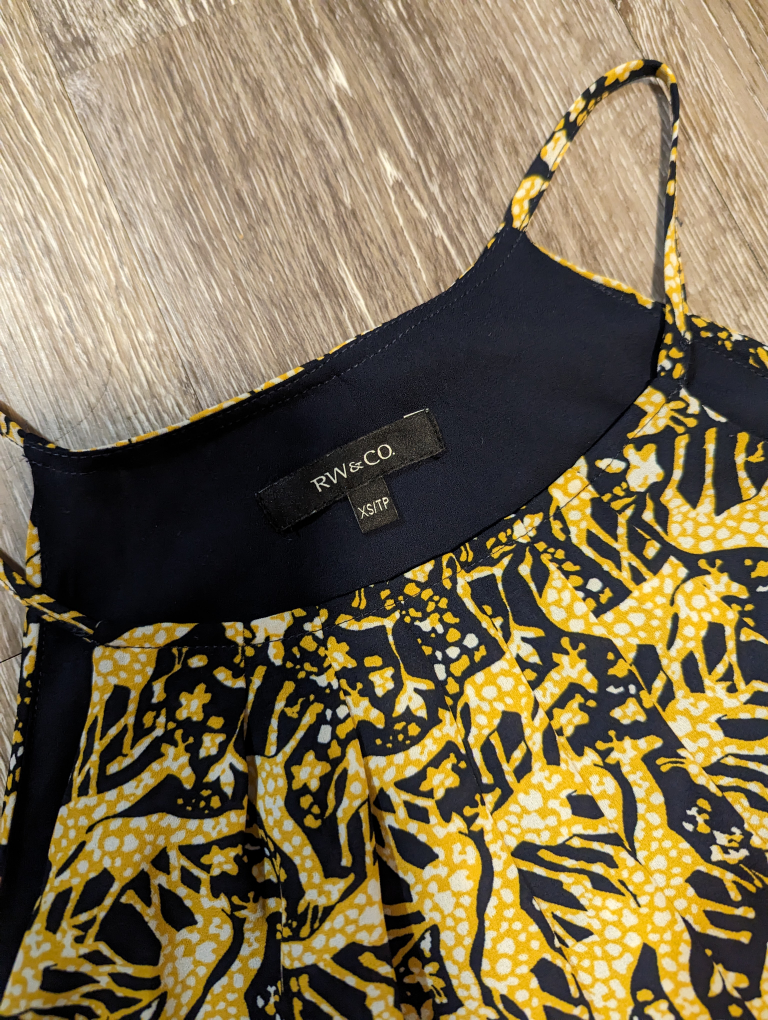 XS RW&Co womens giraffe pattern dress tank shirt image indicator(2)