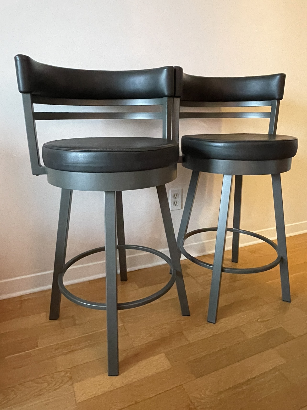Premium Amisco Bar Stools thumbnail
