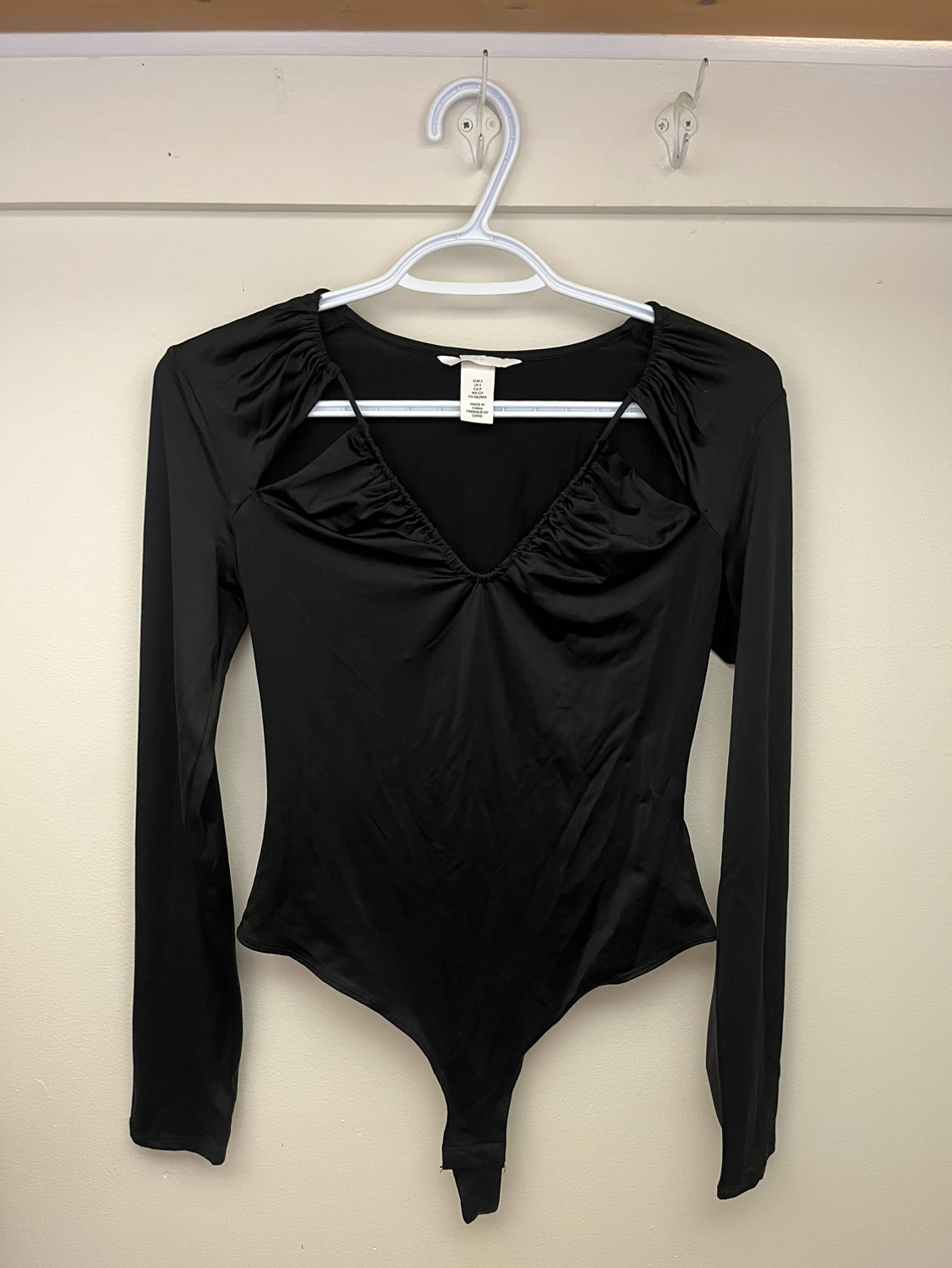 Black bodysuit top image indicator(4)