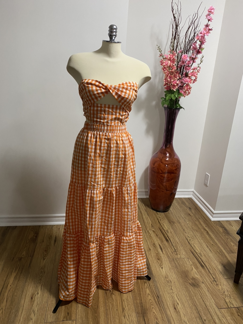 Ladies 2 pc outfit . Skirt+ top. Size S