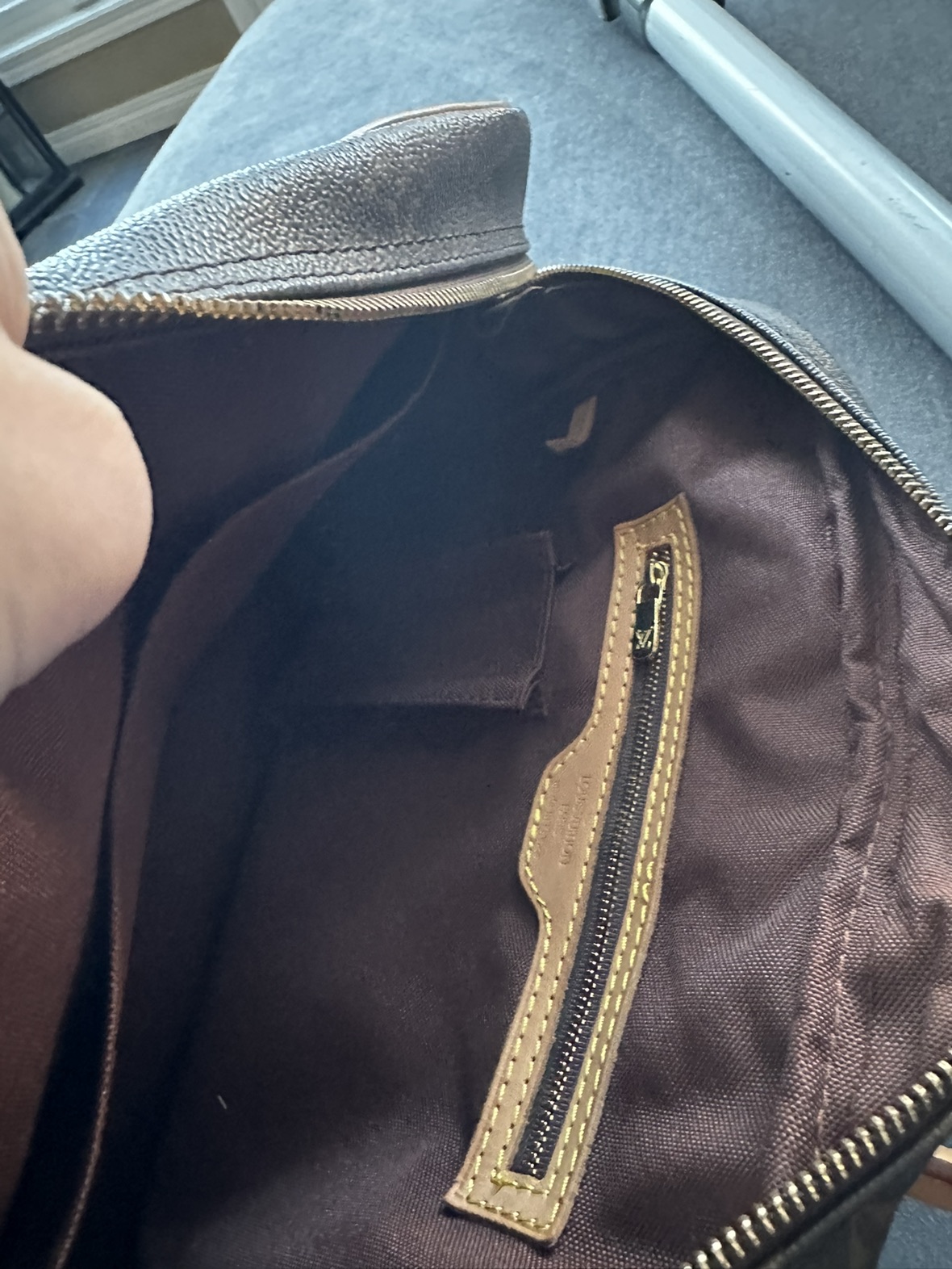 Louis Vuitton - not authentic - photo 3