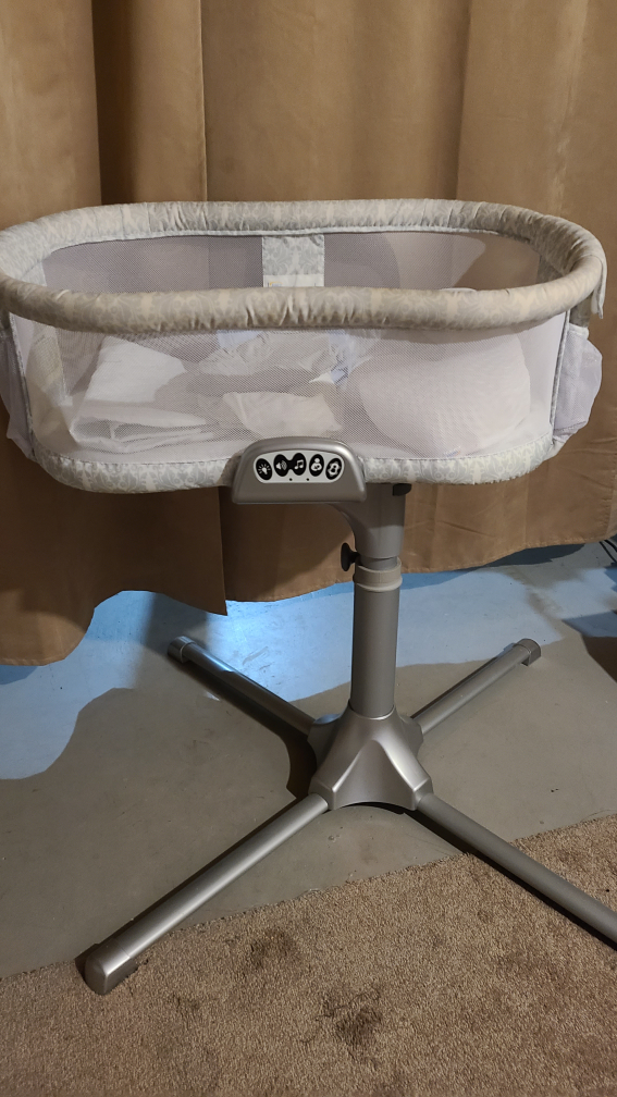 Halo Bassinest Swivel Sleeper bassinet