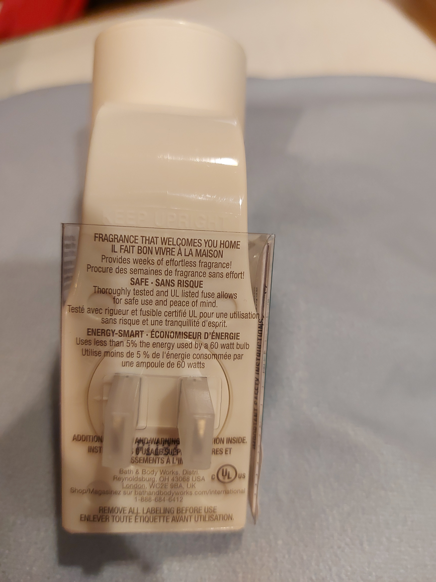 Wallflower by Bath & Body Works #freecycle image indicator(3)