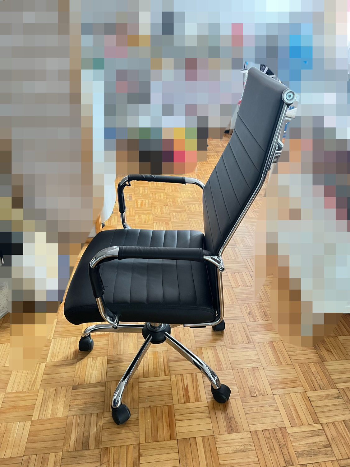 Office arm chair w wheels - photo 2