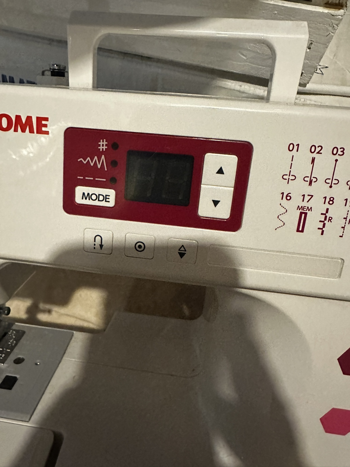 Sewing machine - photo 3