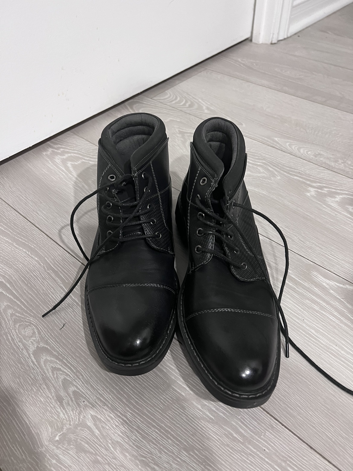 Steve Madden mens boots size 9 thumbnail