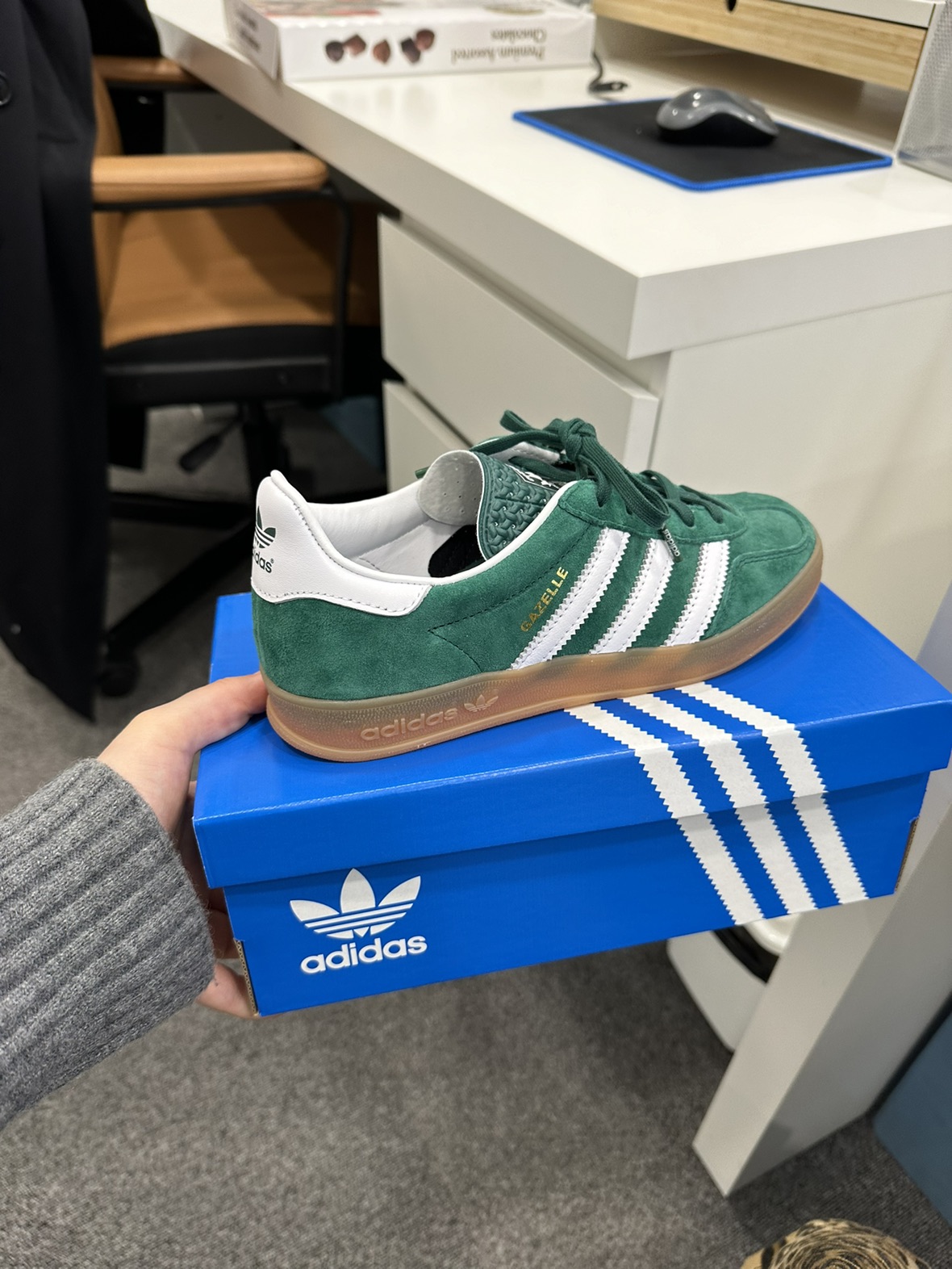 Adidas Gazelle US 6 thumbnail