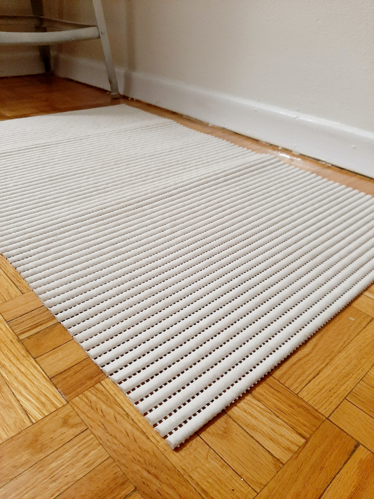 White Bath Mat 🏈 thumbnail