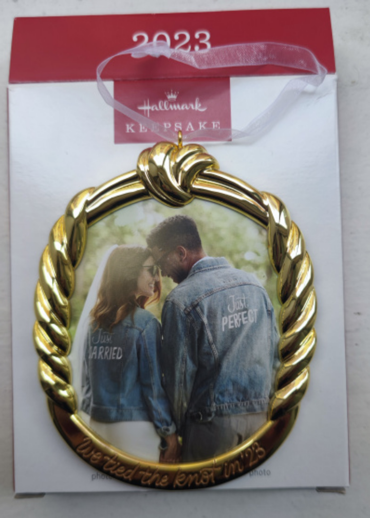 Wedding Picture Ornament 🥕 image indicator(2)