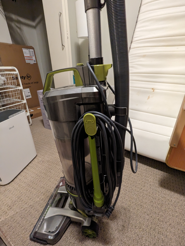 Hoover Upright Airsteerable Pet Vacuum 🏈 - photo 2