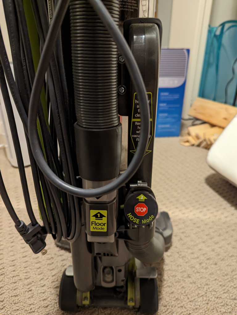 Hoover Upright Airsteerable Pet Vacuum 🏈 - photo 5