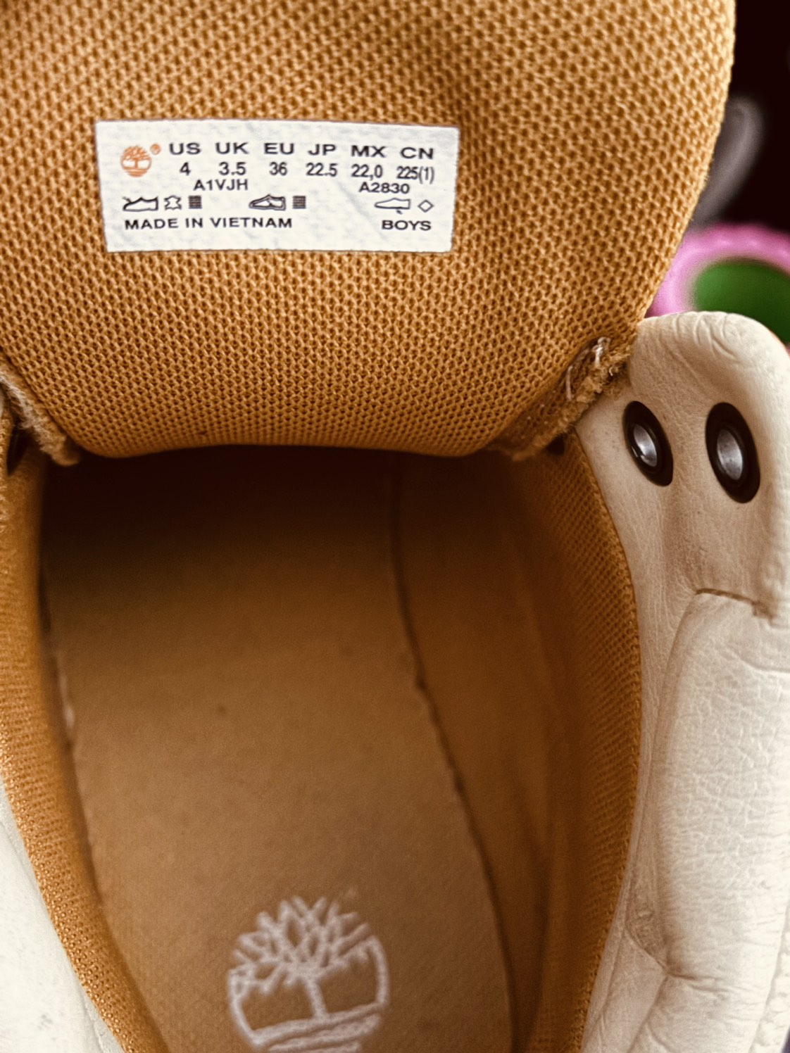 Brown and white leather Timberland image indicator(8)