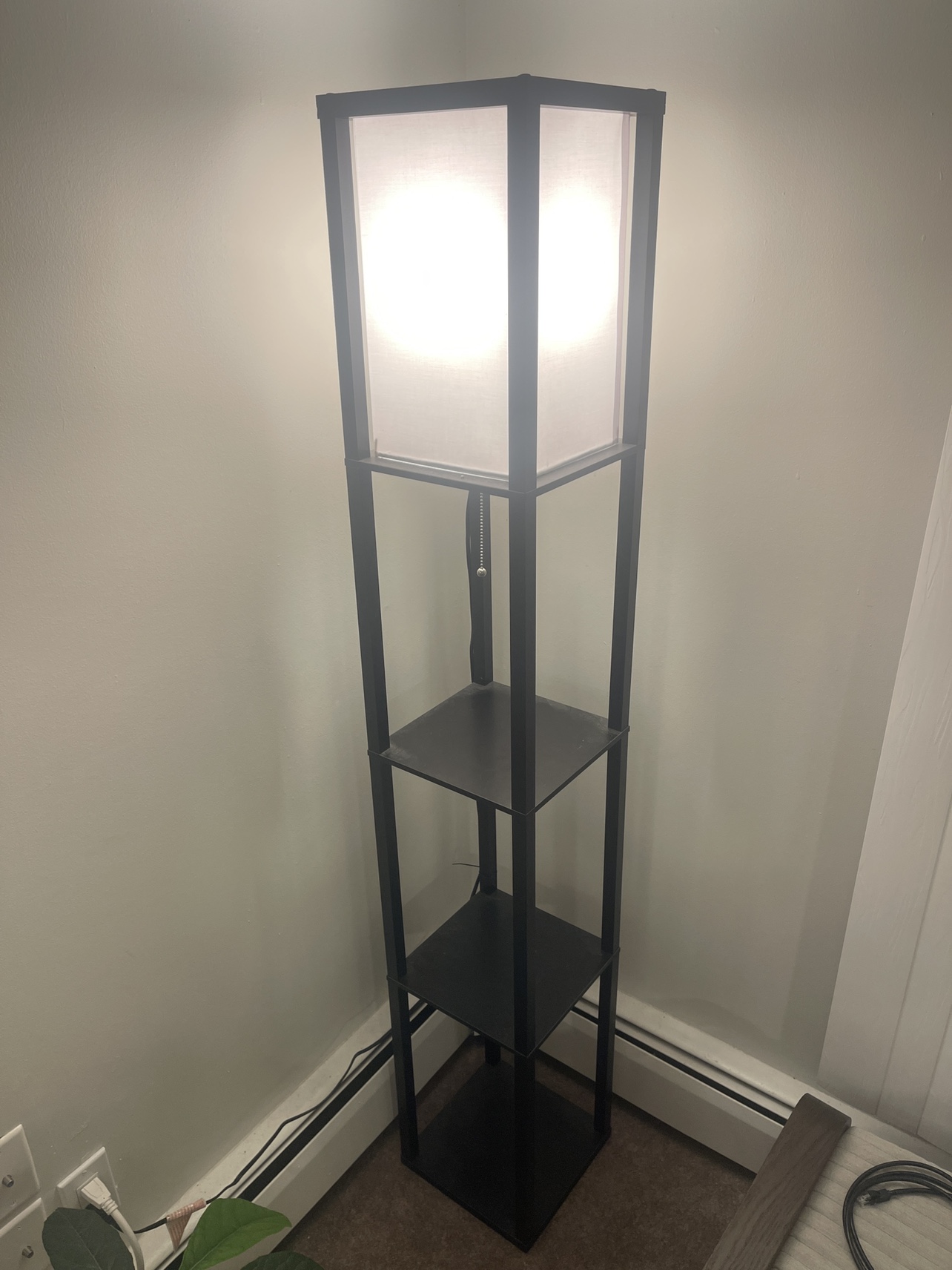 Floor lamp with shelves