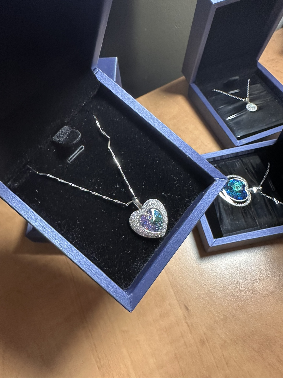 Swarovski necklaces for her image indicator(8)