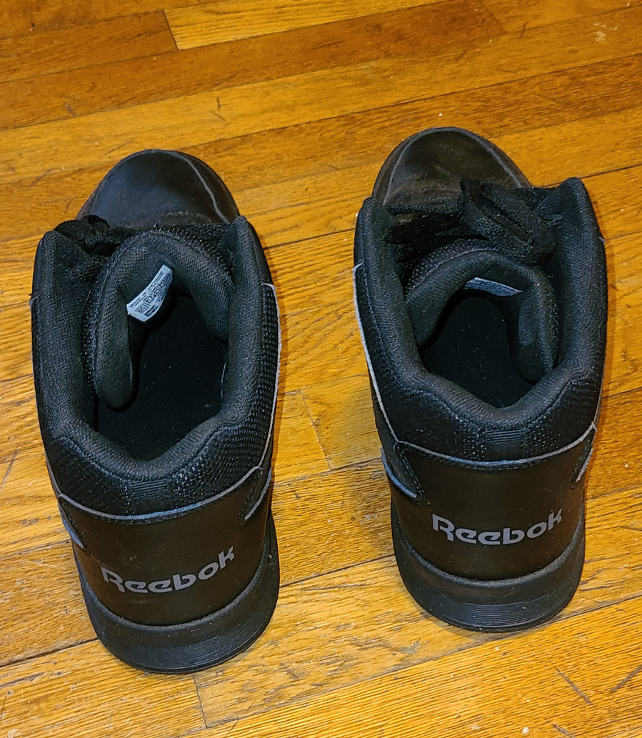 Sport shoes