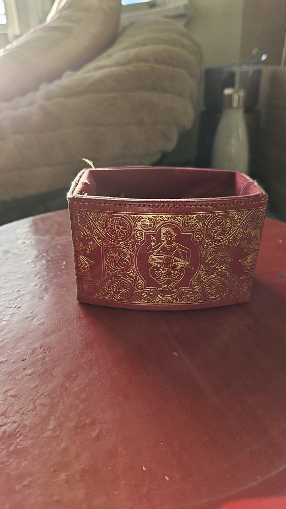 ATTENTION: PURSE AND HANDBAG COLLECTORS image indicator(3)