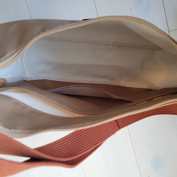 Light Beige Longchamp Bag image indicator(4)