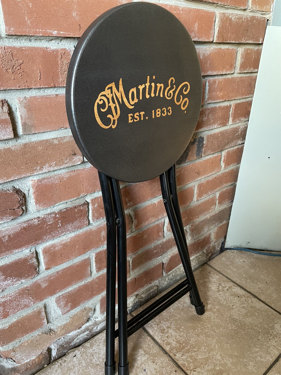 Portable guitar stool - photo 2