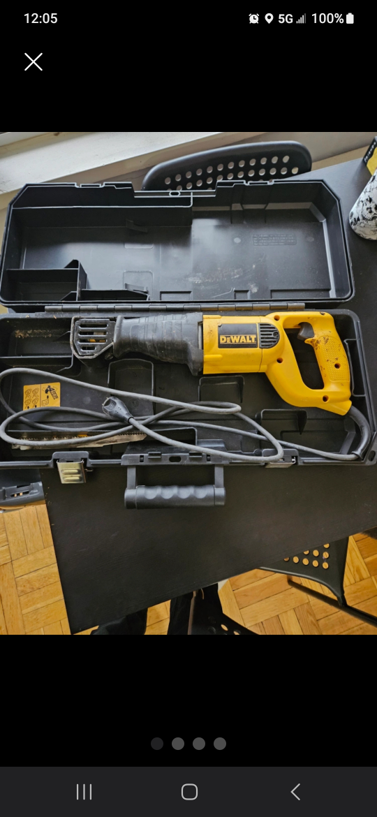 DEWALT SAW thumbnail