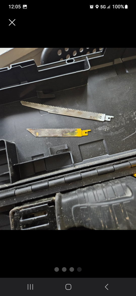 DEWALT SAW - photo 4