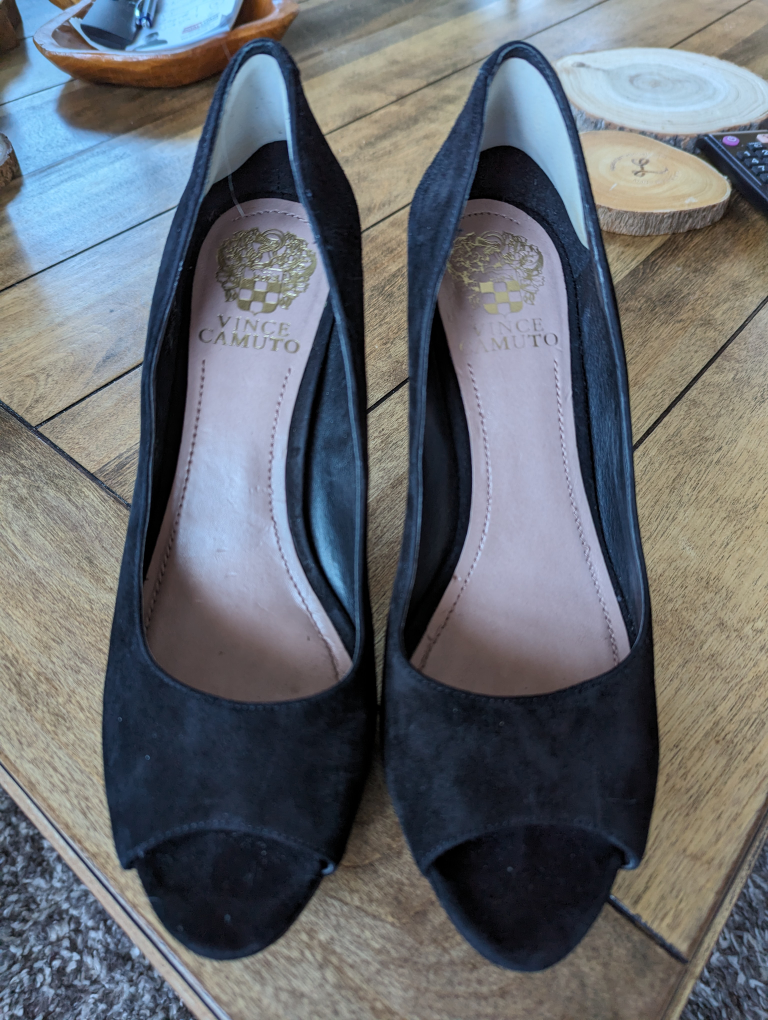Vince Camuto woman's shoes heels size 7 👠 image indicator(2)
