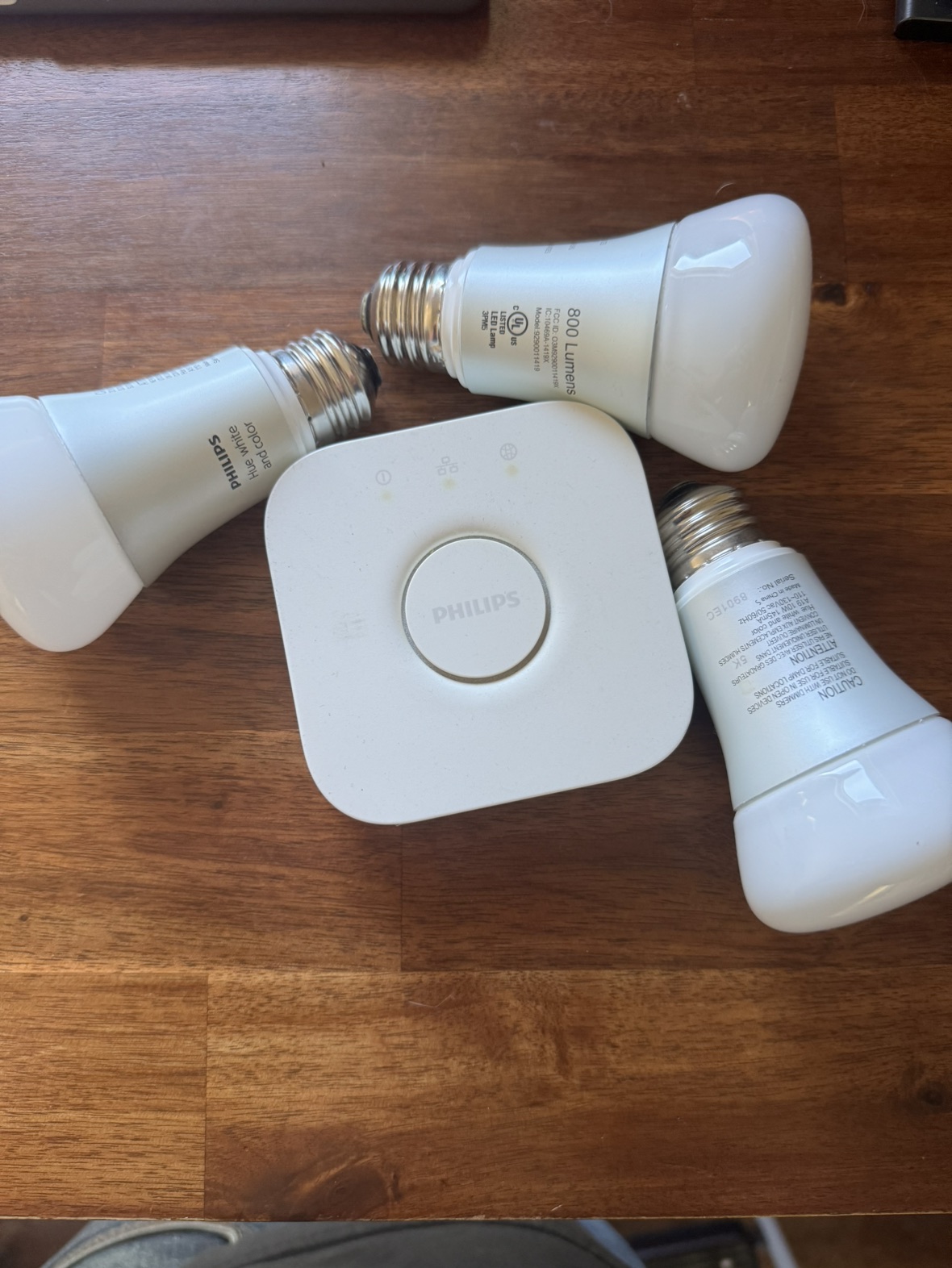 Phillips hue hub and 3 RGB bulbs