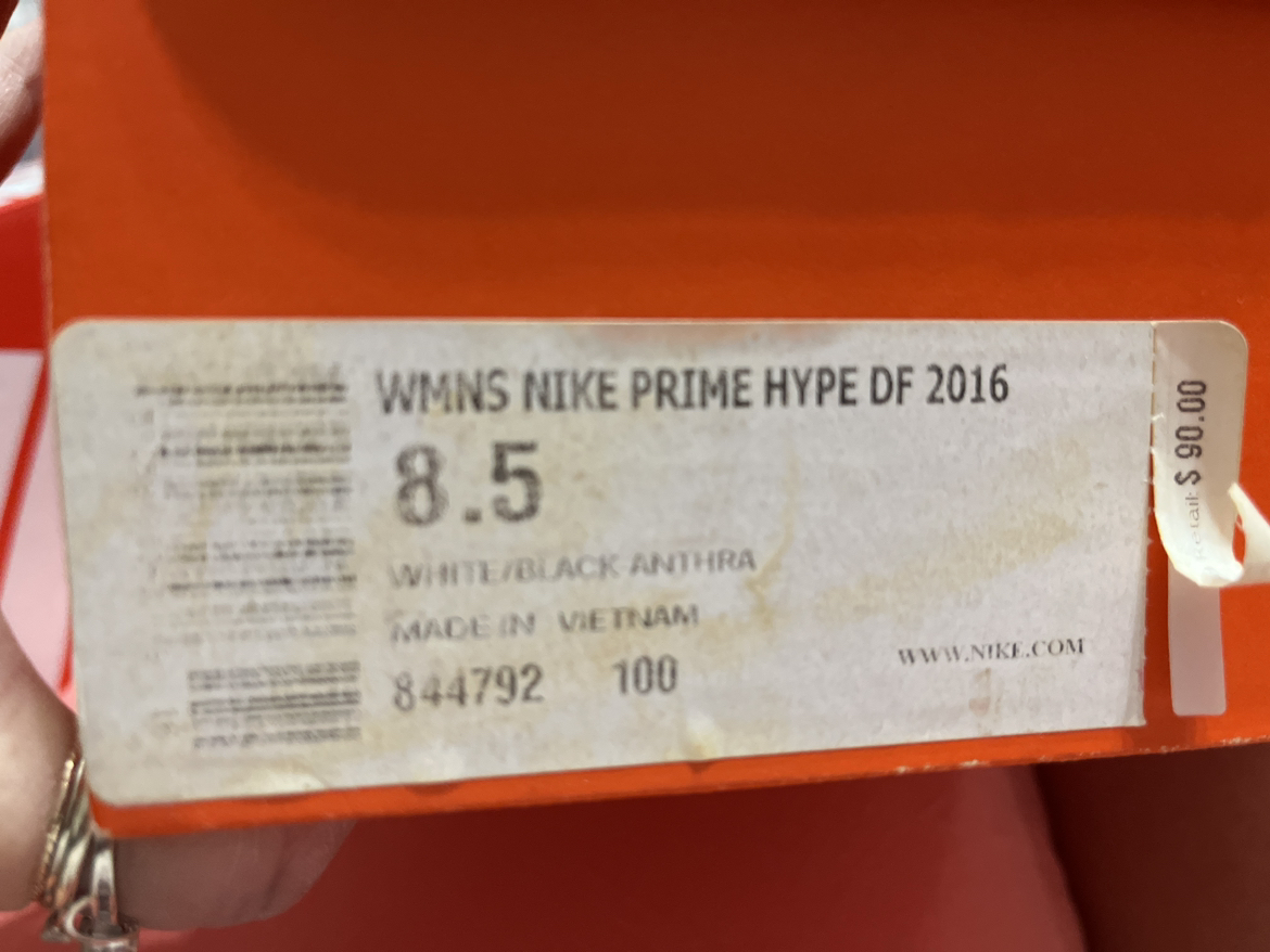 BNIB Nike women’s prime hype DF 2016 image indicator(5)