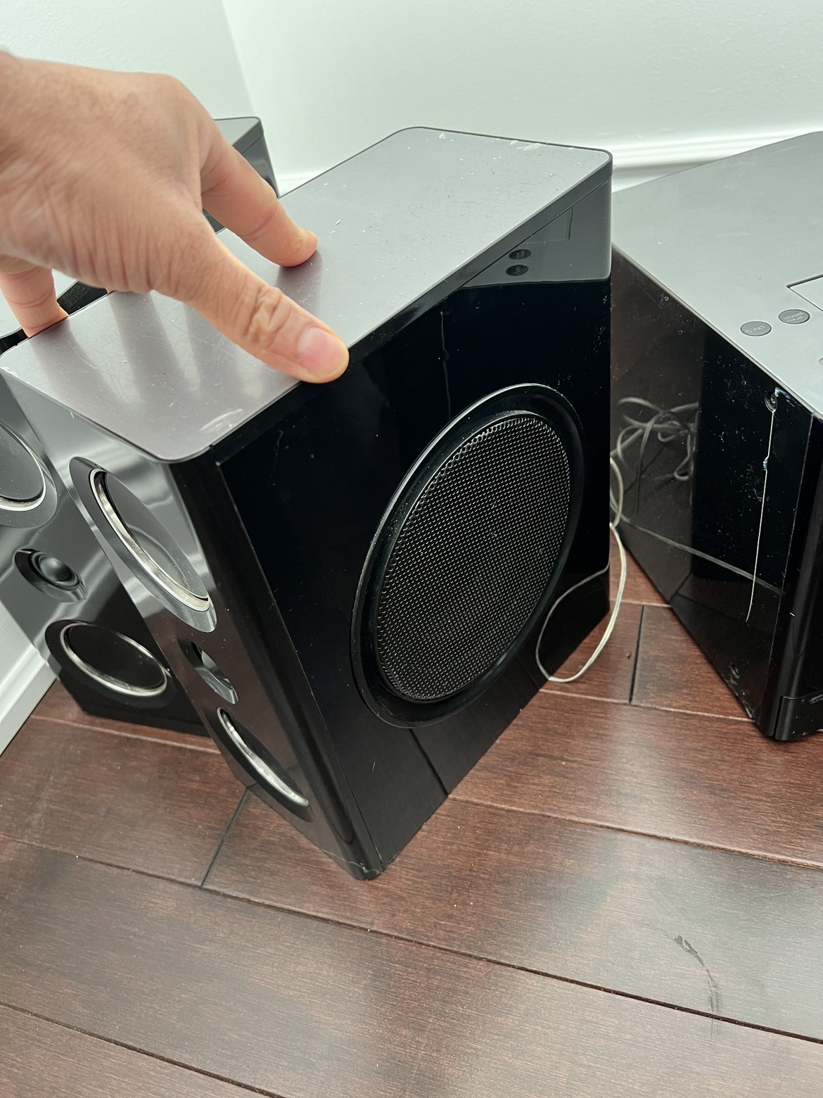Perfect condition LG stereo system. Perfect for bedroom. - photo 4