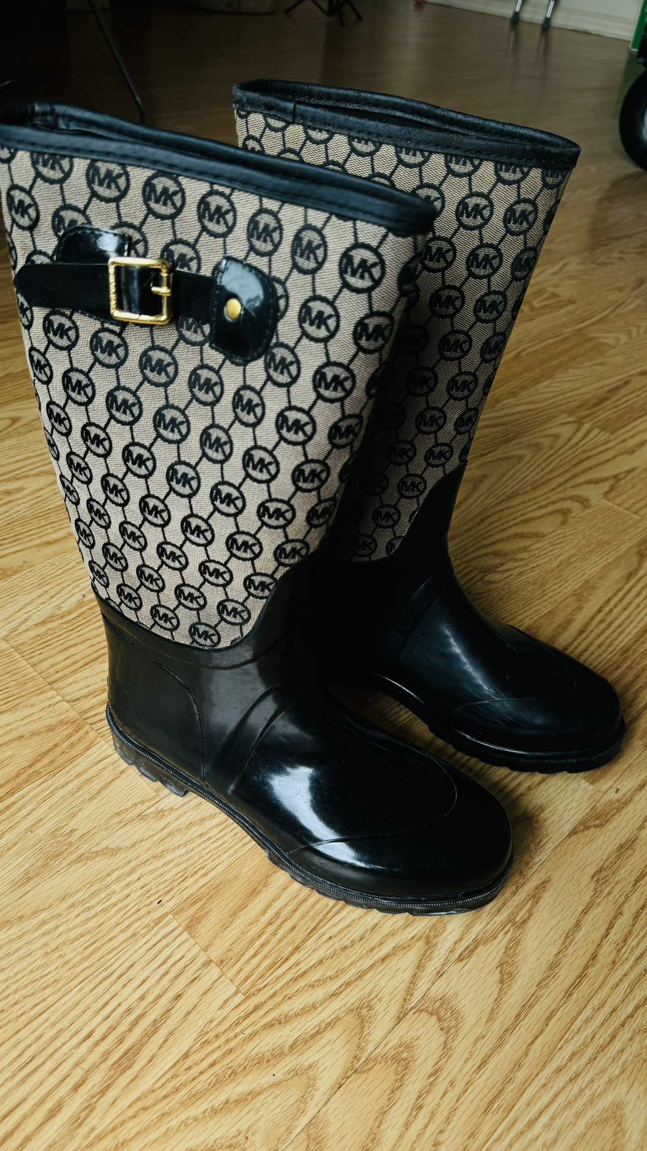 Michael Kors Rain Boots thumbnail