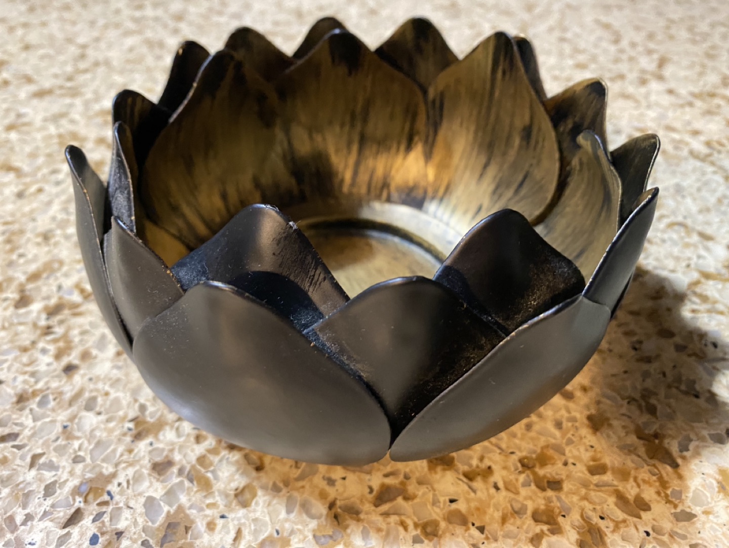 Lotus Candle Holder image indicator(2)