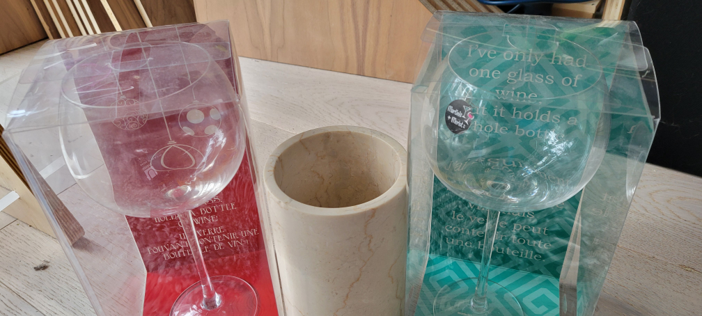 2x 1 Liter novelty (*maybe) Wine Glasses and Marble Cooler - New image indicator(2)